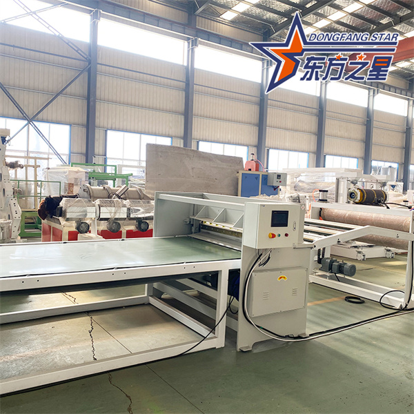 0,4-1,6 mm vastagságú műanyaglap-extrudáló gép PP laptekercs gyártósor