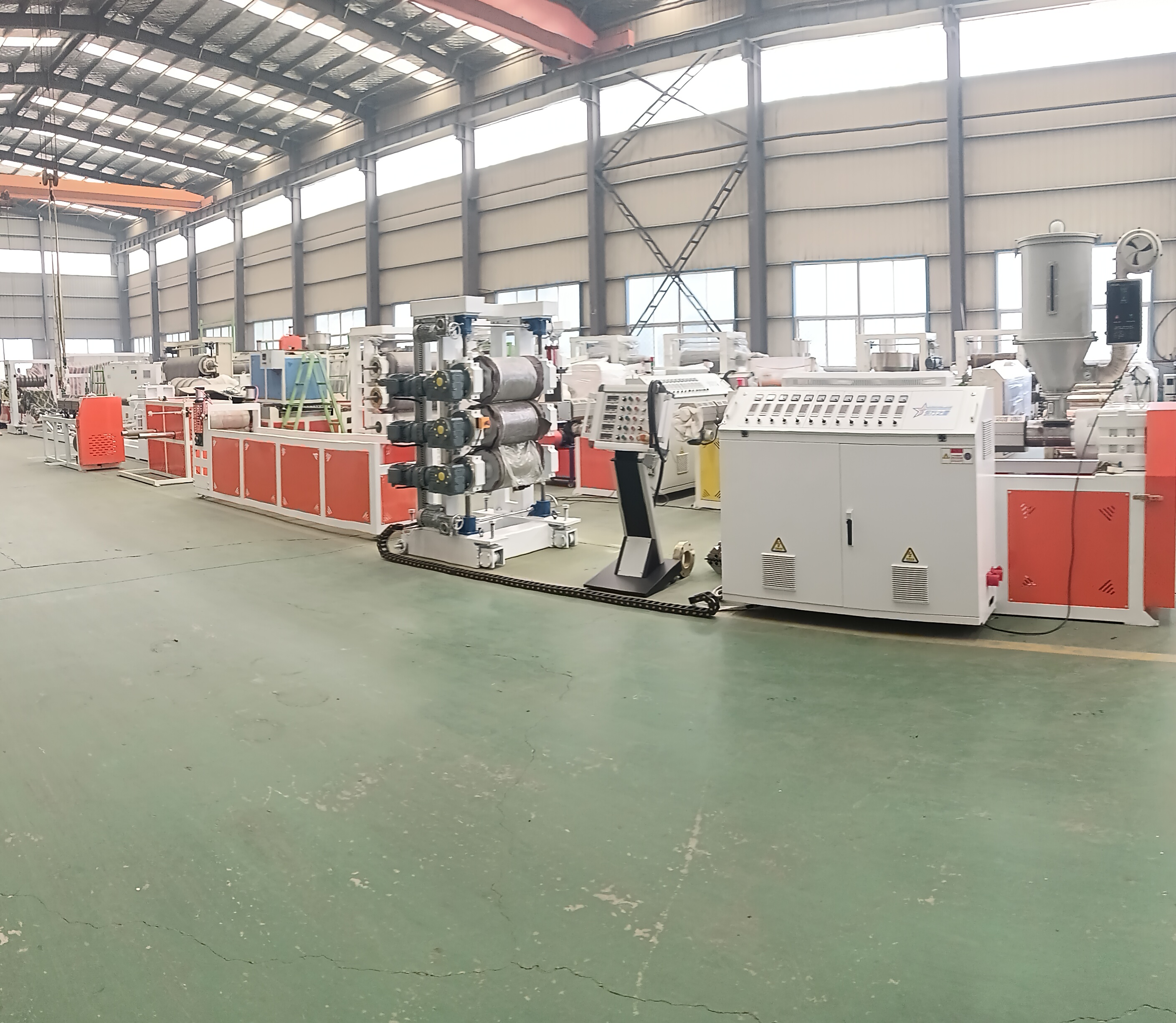 A POK lapextruder jellemzői