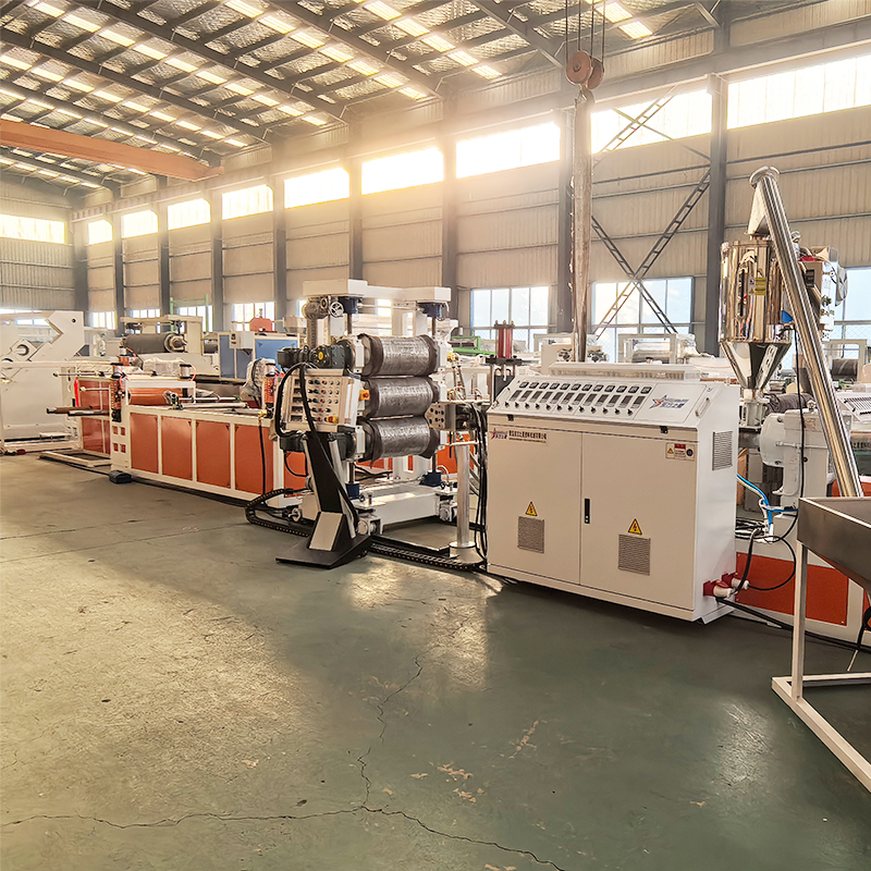 PS lap extrudáló gép. Betöltés