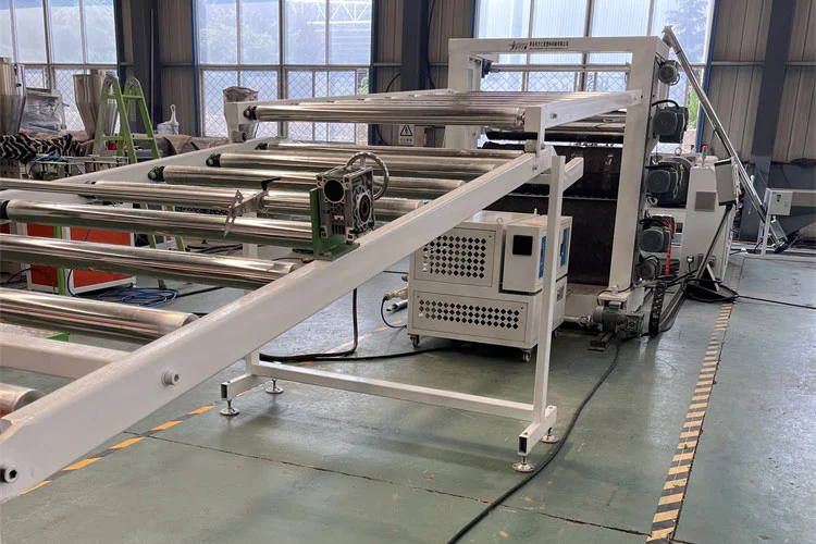 Tpe Waterproof Roll Machine